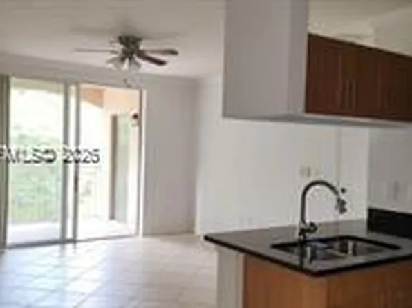 6386 Emerald Dunes Dr APT 206, West Palm Beach, FL 33411