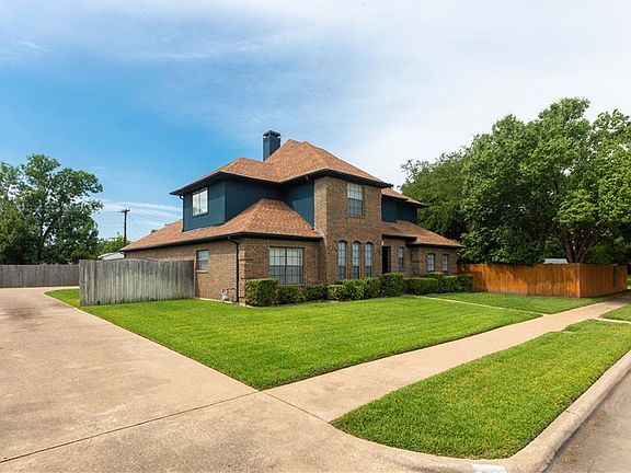 4th image of 318 Meadowcreek Dr