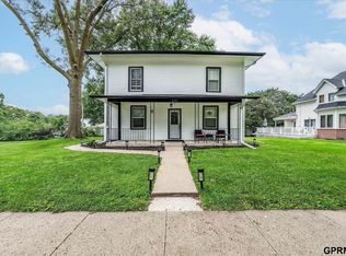 310 N Chestnut St, Avoca, IA 51521