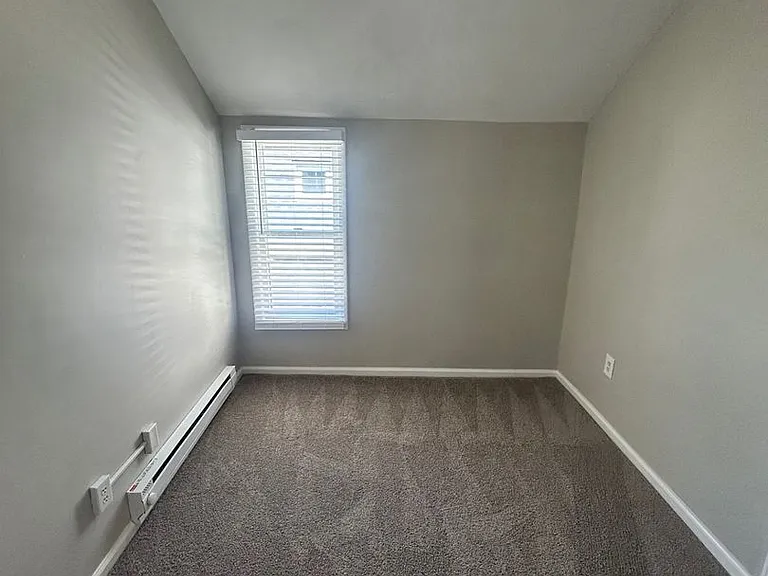 1121 Jennette Avenue NW — Photo 8