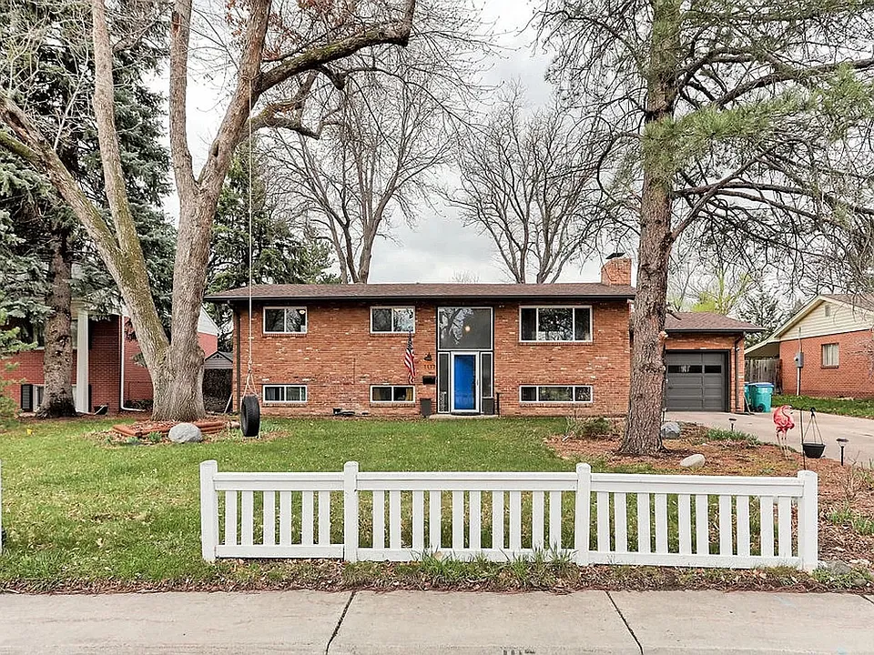 1117 E Pitkin St