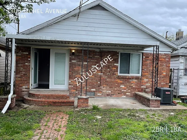 1303 E Eichel Ave — Photo 4
