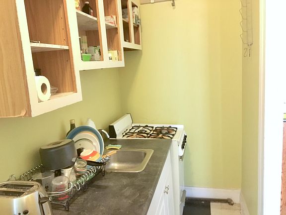 4th image of 186 Waterman St APT 6