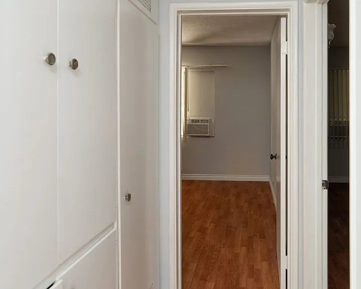 1721 Oxley St — Photo 11