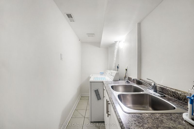 Toronto Townhouse for rent - 1 Bedroom — photo 7