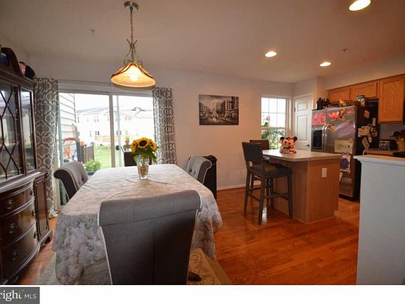3rd image of 129 Sandpiper Ct
