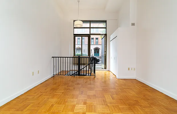 Rented by REAL New York | media 65