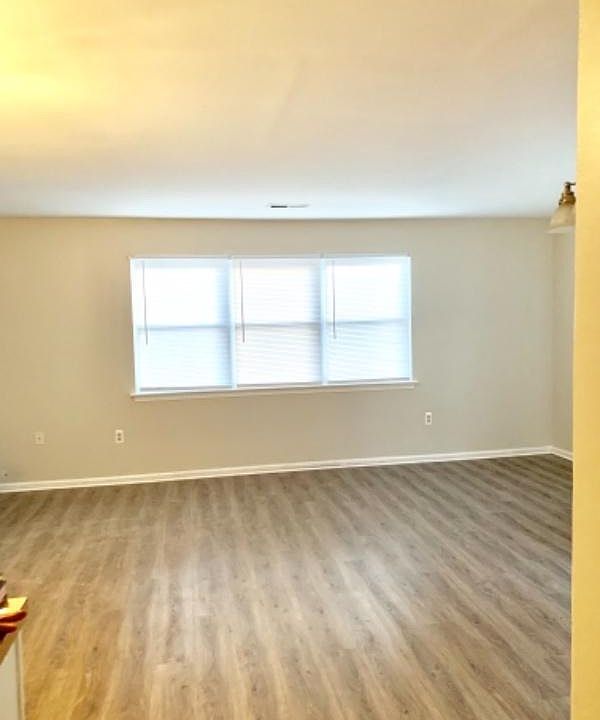 2nd image of 3301 Hess St #2
