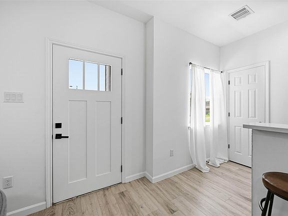 4th image of 5214 Rue St