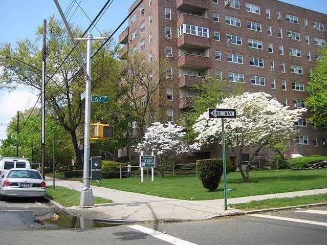 1st image of 16605 Highland Ave APT 1s