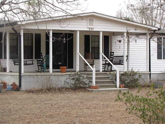 2nd image of 931 Ogden St
