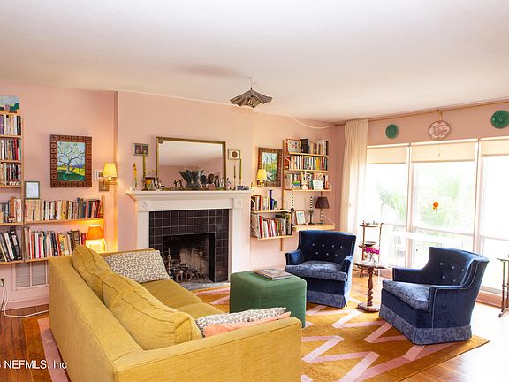 2nd image of 7043 MADRID Avenue