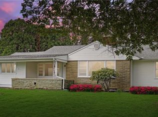 24 N Hillside Rd, Canfield, OH 44406