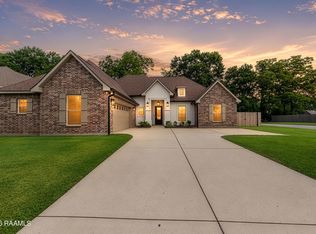 200 Hidden Ridge Dr, Lafayette, LA 70507