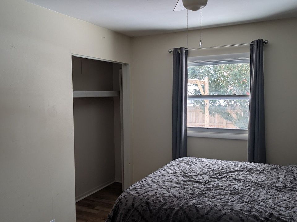 2nd image of 2285 E Carriage Hill Dr