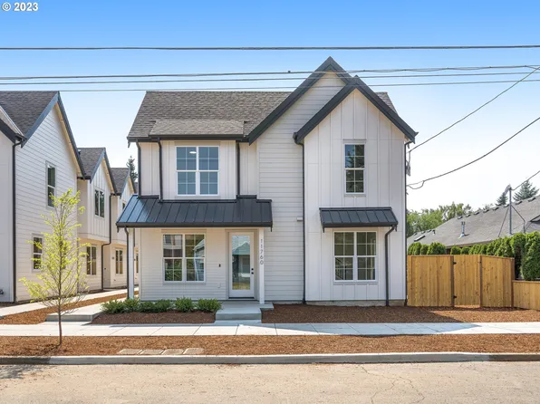 11766 SE Alder St #4, Portland, OR 97216