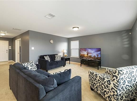 3rd image of 134 Carrington St