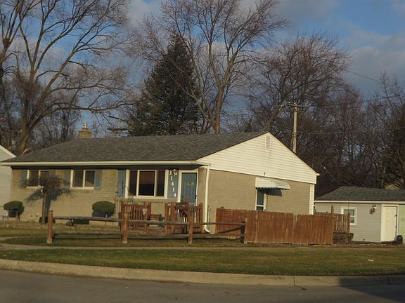 2nd image of 31414 Glen St