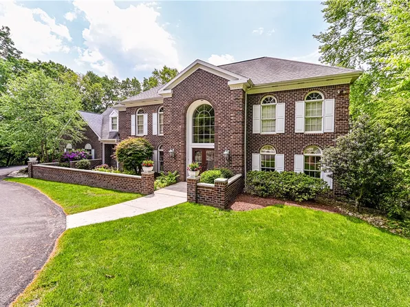 264 Cobblestone Dr, Greensburg, PA 15601