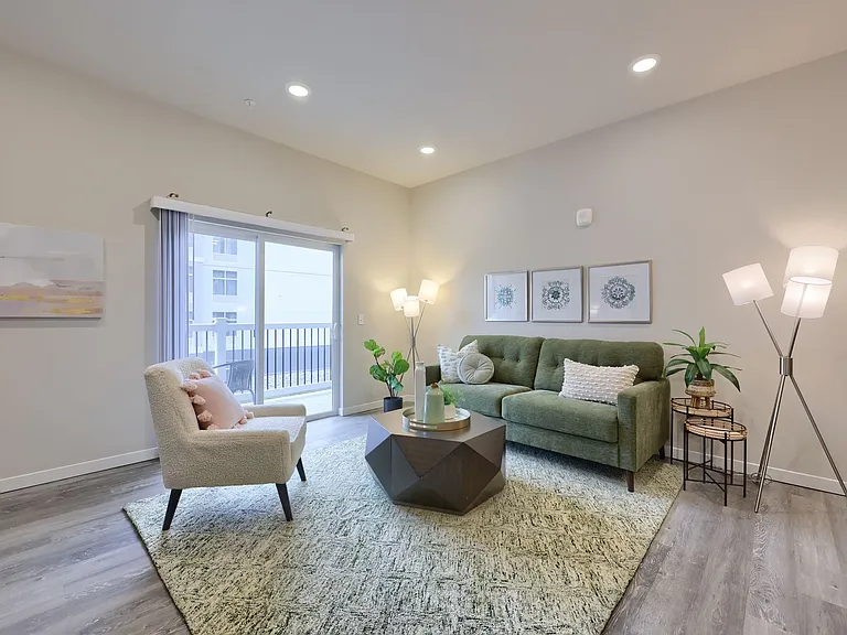 Northside Village Apartments — Photo 43