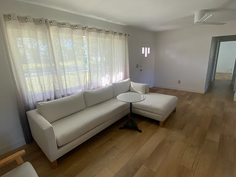 Magnolia Dr — Photo 12
