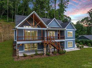 255 Olivet Ln, Fletcher, NC 28732