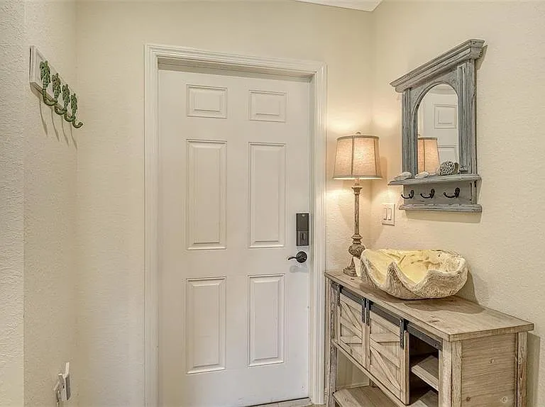 5537 Palmer Cir #201 — Photo 9
