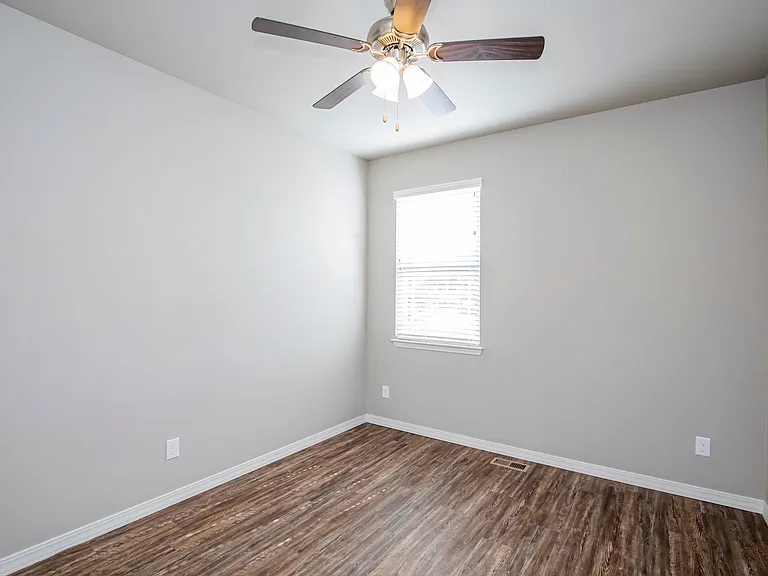 101 N Allen St — Photo 9