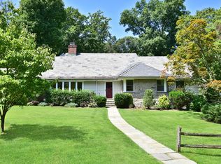 59 Mohegan Rd, Larchmont, NY 10538