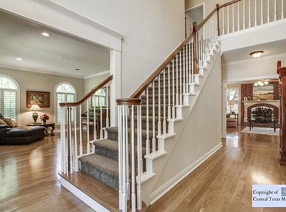 4th image of 177 Chelsea St