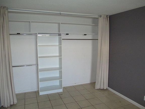 5th image of 136 Yacht Club Dr APT 11