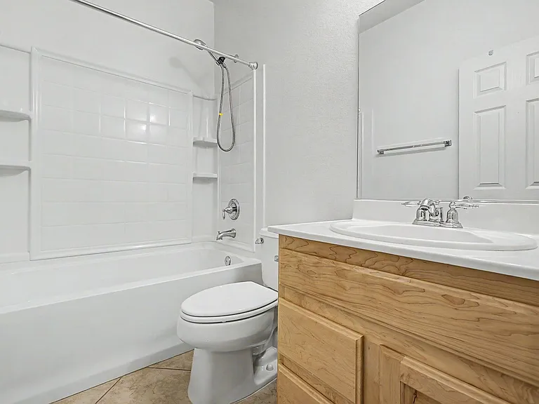 4204 Lower Saxon Ave — Photo 31