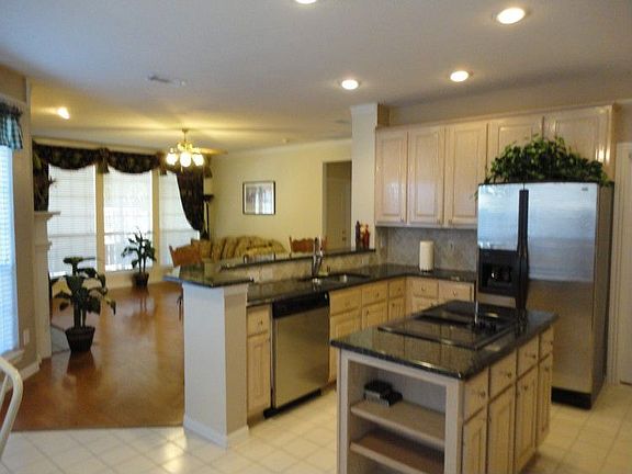 5th image of 2732 Lakehollow Ln