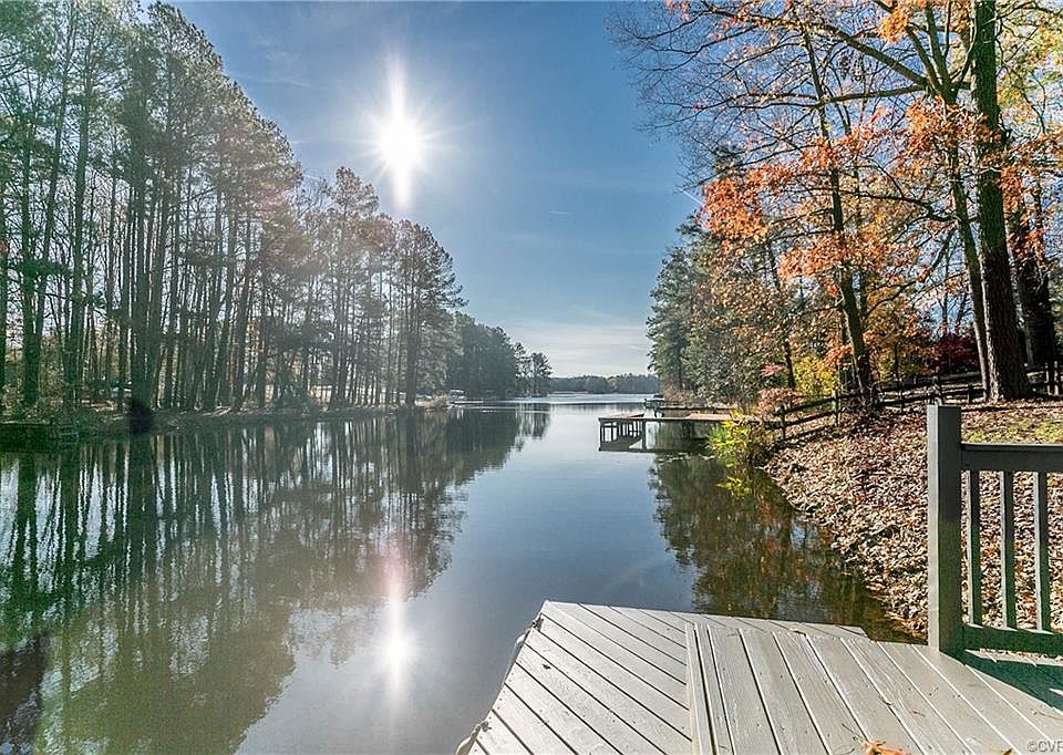 1st image of 808 Lake Caroline Dr