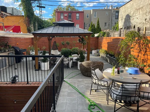 11 Conselyea St #1B, Brooklyn, NY 11211