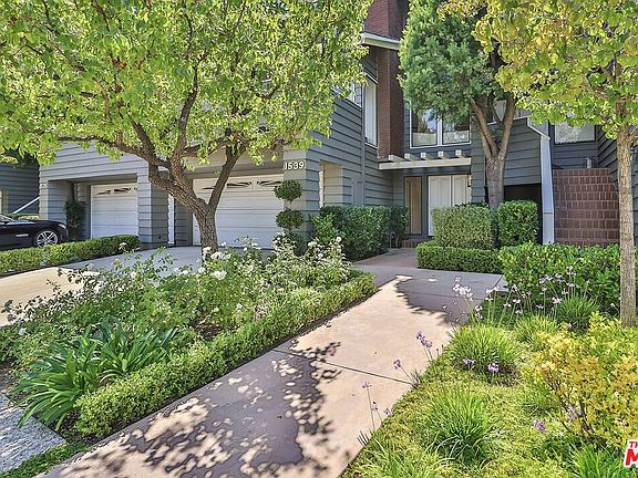 4th image of 1539 N View Dr