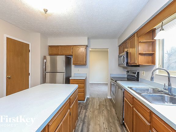 5th image of 579 Tall Oaks Dr