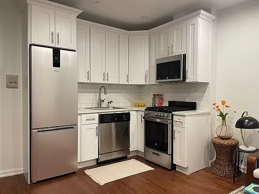 Rented by Oxford Property Group | media 12