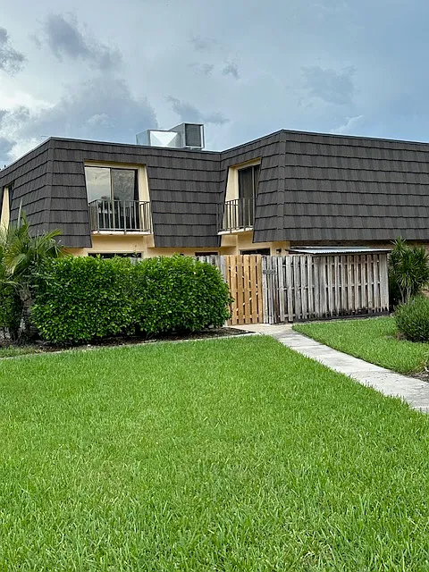 3 bed, 2.5 bath, 1800 sqft, $1,900 — Photo 2