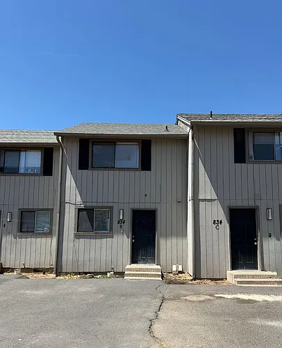 834 Homedale Road Photo 1