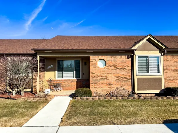 17209 Kingsbrooke Dr, Clinton Township, MI 48038