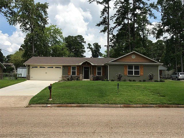1st image of 17 Marguerite Dr