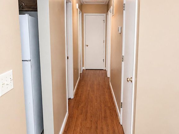5th image of 330 Wood Dr