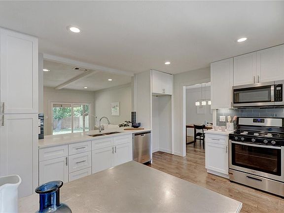 2nd image of 5209 Basswood Ln