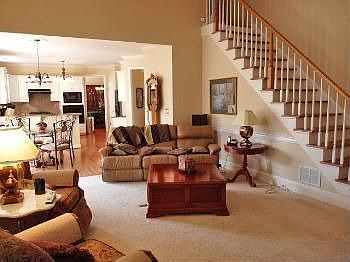 4th image of 202 Wellesley Ct