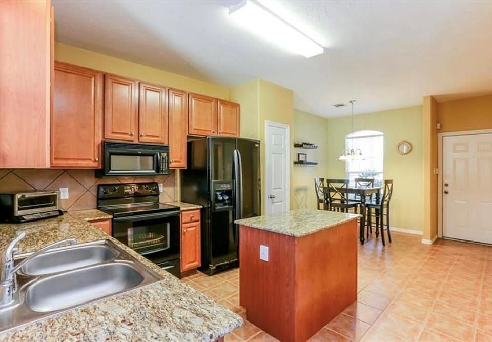 1st image of 815 Sterling Creek Cir