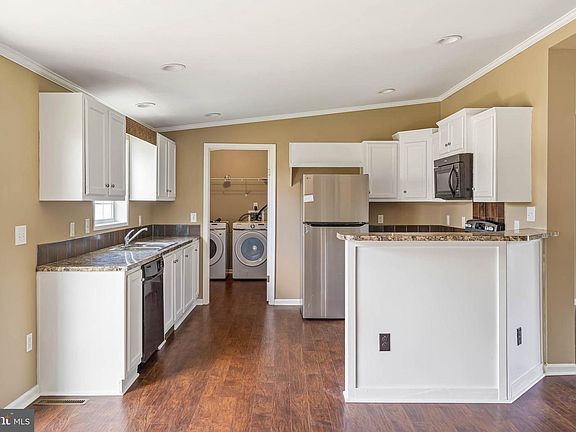 4th image of 35 Dapple Gray Ln