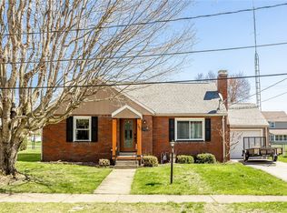 703 Ridgeway Ave, Grove City, PA 16127