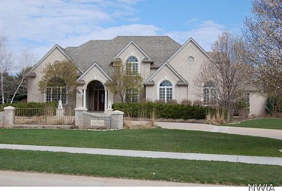2nd image of 359 W Pinehurst Trl