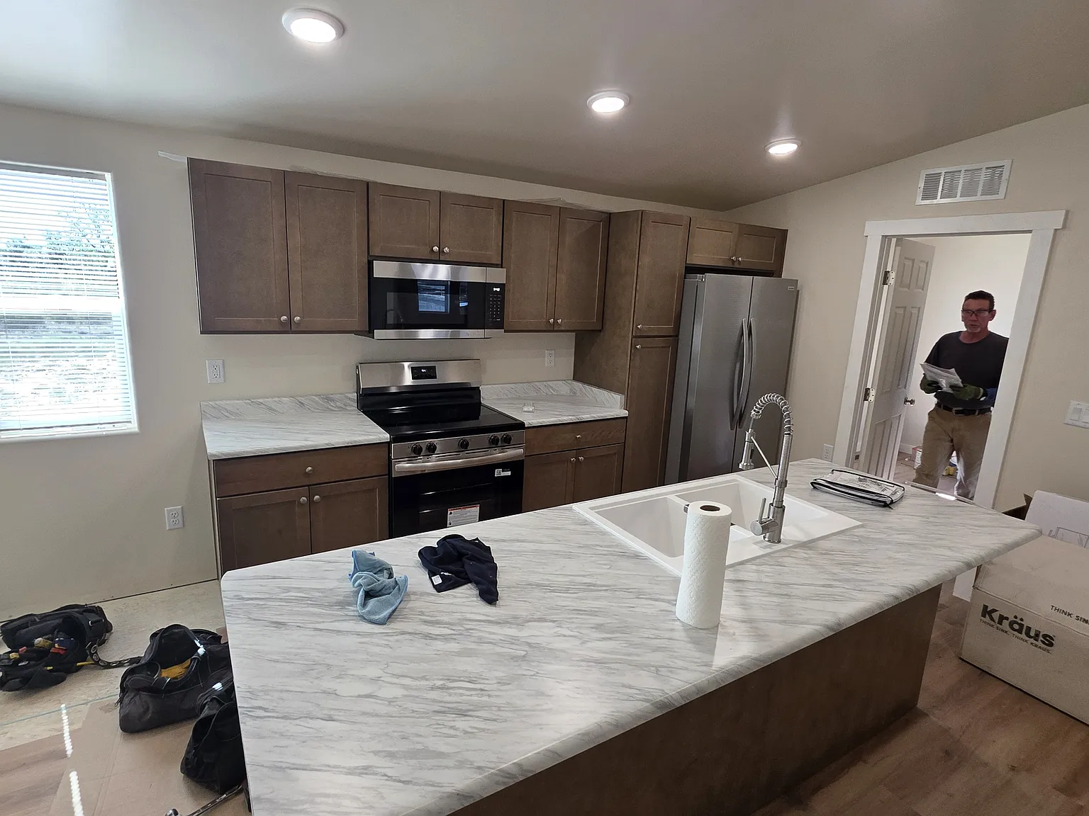 4 bed, 2080 sqft, $2,300 — Photo 2